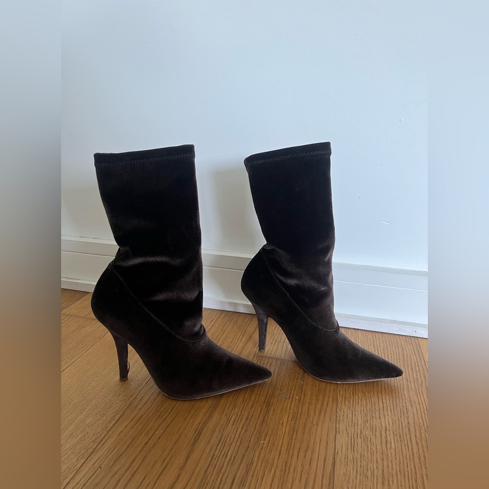 Season 5 Yeezy Mink Velvet Mid Calf Pointed Toe Boots Size 37.5 (US Size 6.5)